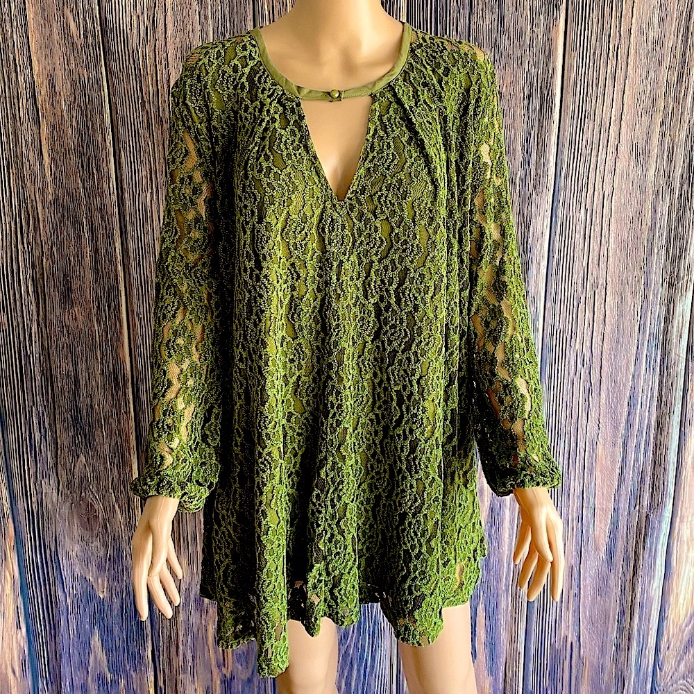Altar’d State forest green lace baby doll long sleeve dress size Medium